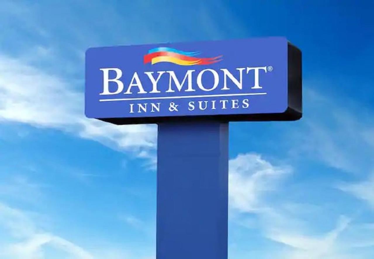 ホテル Baymont By Wyndham マディソン エクステリア 写真