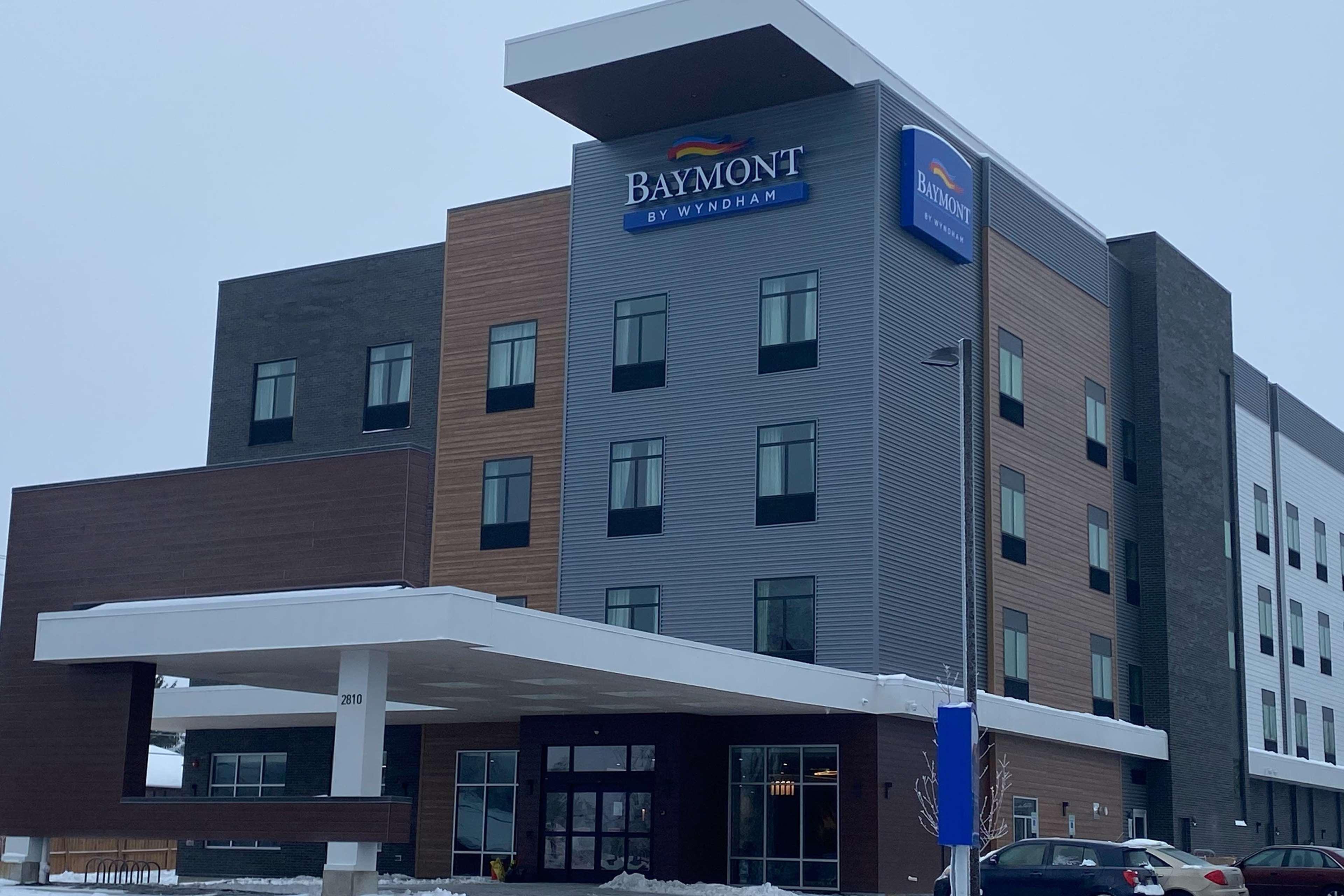 ホテル Baymont By Wyndham マディソン エクステリア 写真